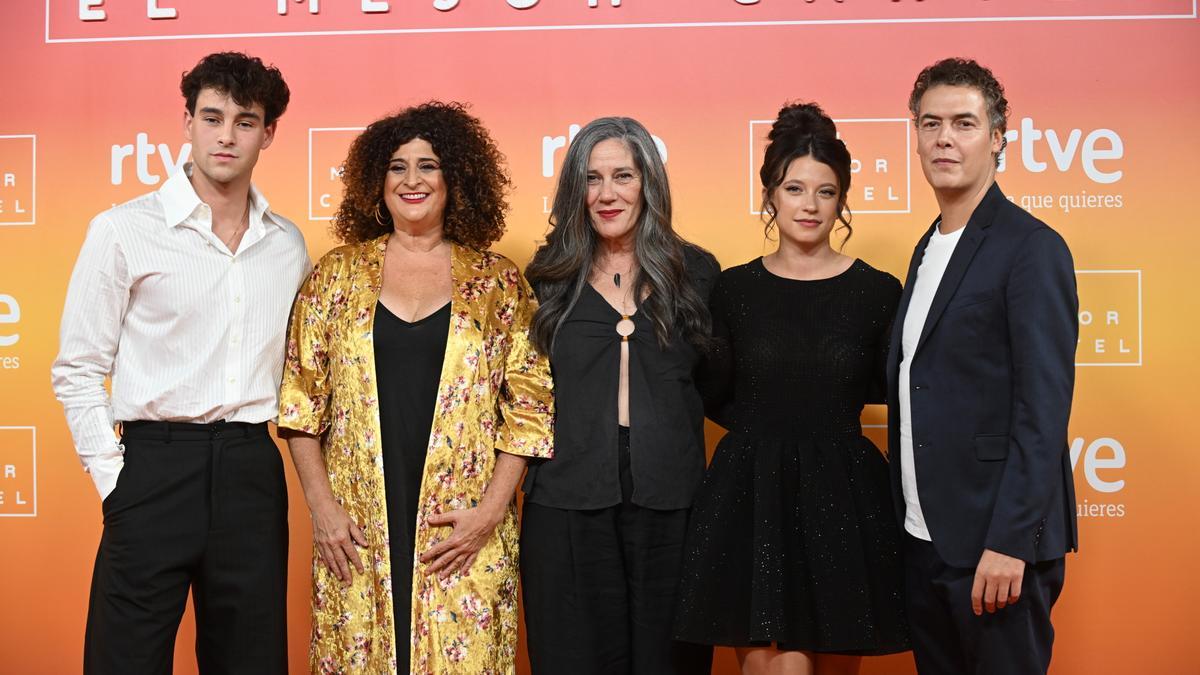 Los protagonistas de la serie 'La promesa' durante la presentación de la nueva programación de RTVE para la próxima temporada