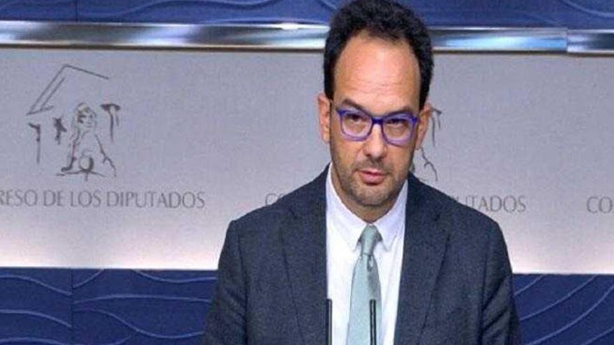El PSOE pide la dimisión inmediata de José Manuel Soria