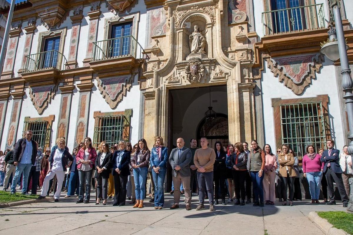 Minuto de silencio en la Diputación de Córdoba.