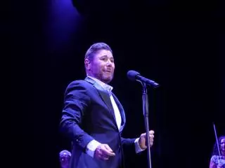 El concierto de Miguel Poveda en Córdoba, en imágenes