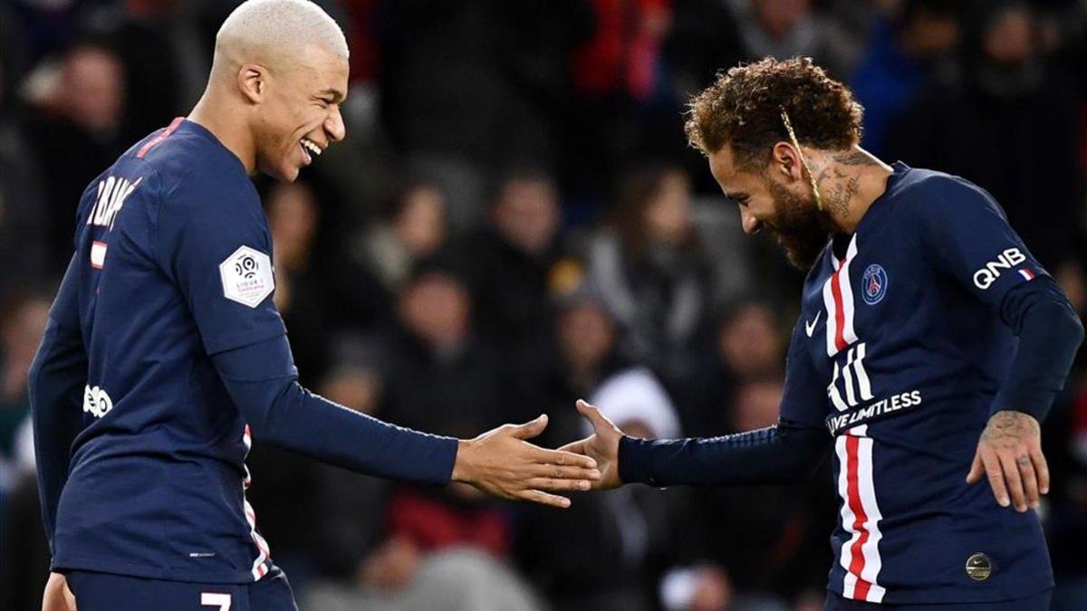 Mbappe y Neymar apuntan a la grada