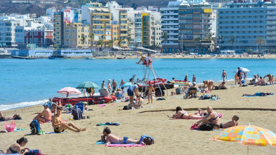 Canarias trabaja a contrarreloj para traer a 9.000 turistas de Alemania sin Covid