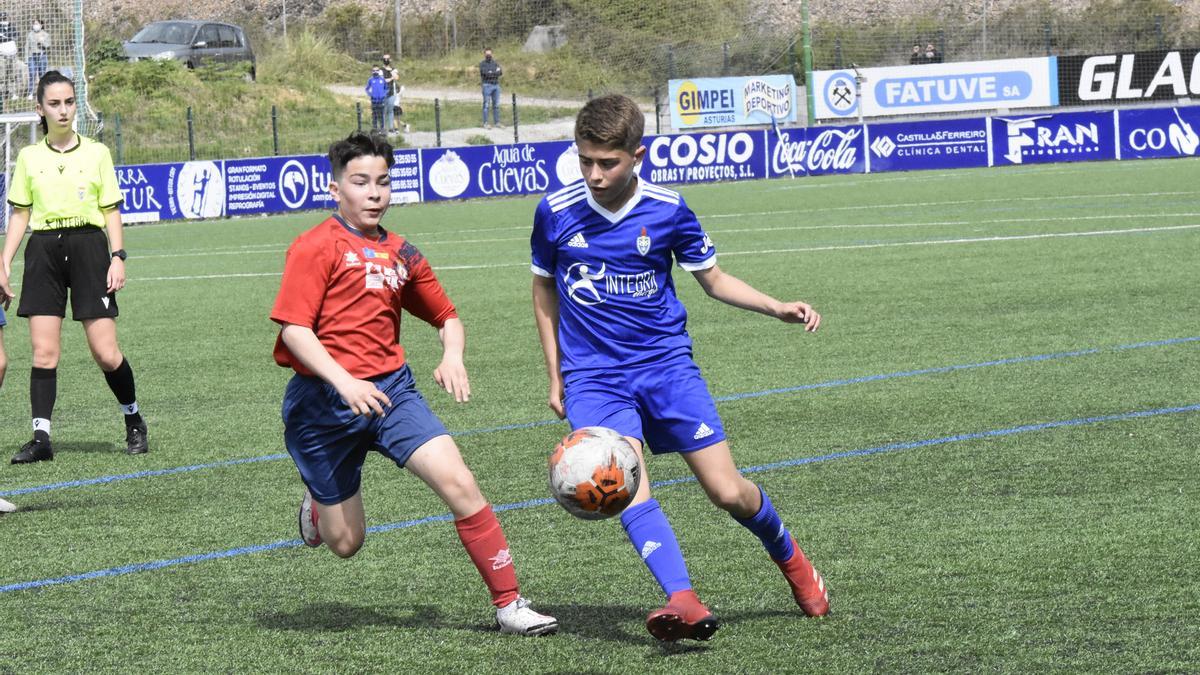 Un partido de fútbol base en Asturias.
