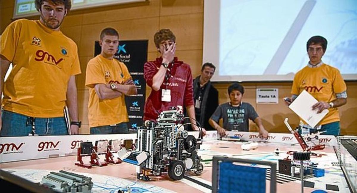 Nervis 8 Nois participants en la First Lego League, ahir. Nervis 8 Nois participants en la First Lego League, ahir.