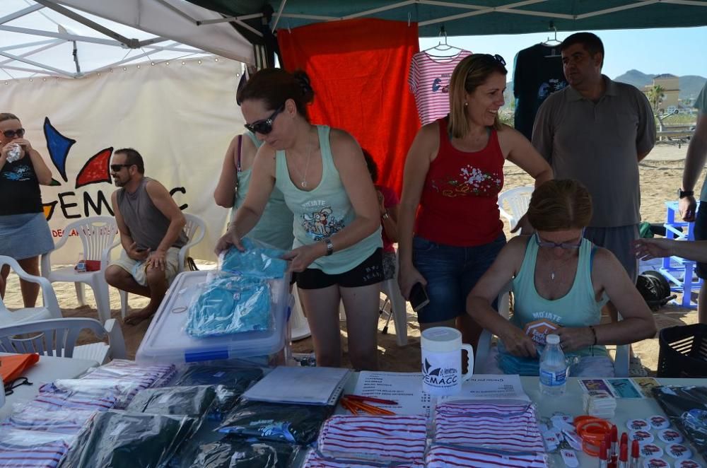 Más de 200 participantes 'se mojan' por la esclerósis múltiple en Playa Paraíso