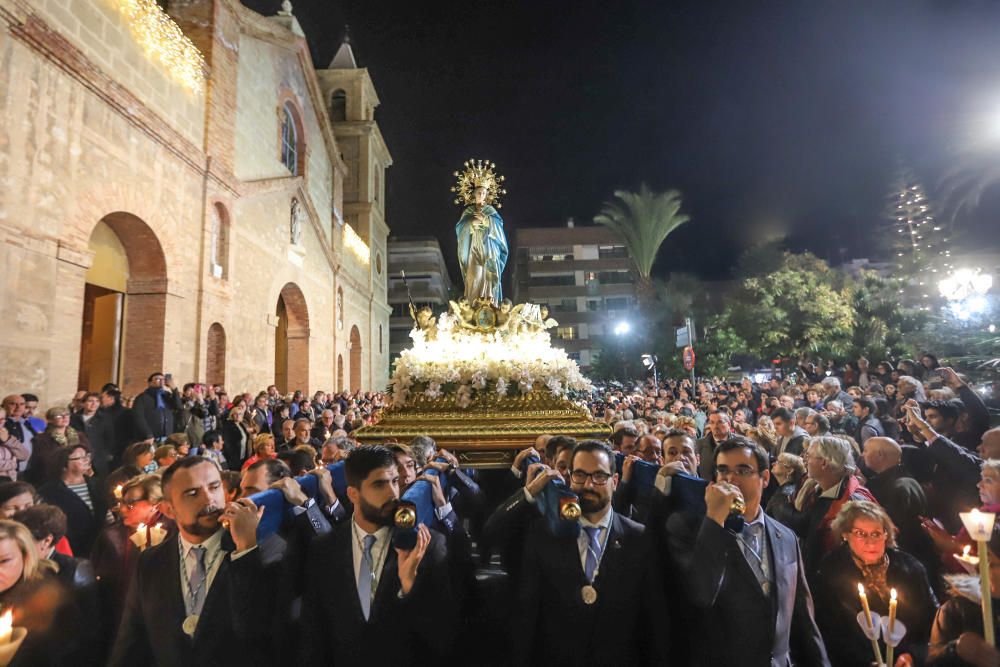 Las fiestas patronales culminan con la misa y procesión en honor a la Inmaculada Concepción en Torrevieja