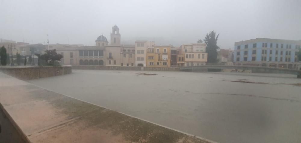 El río Segura, desbordado