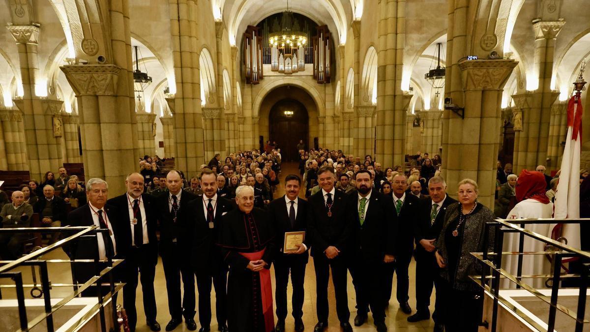 Eloy Méndez, director de LA NUEVA ESPAÑA, ofrece el pregón literario de la Semana Santa de Gijón