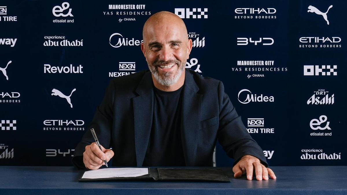 Enzo Maresca firma su contrato con el Manchester City.