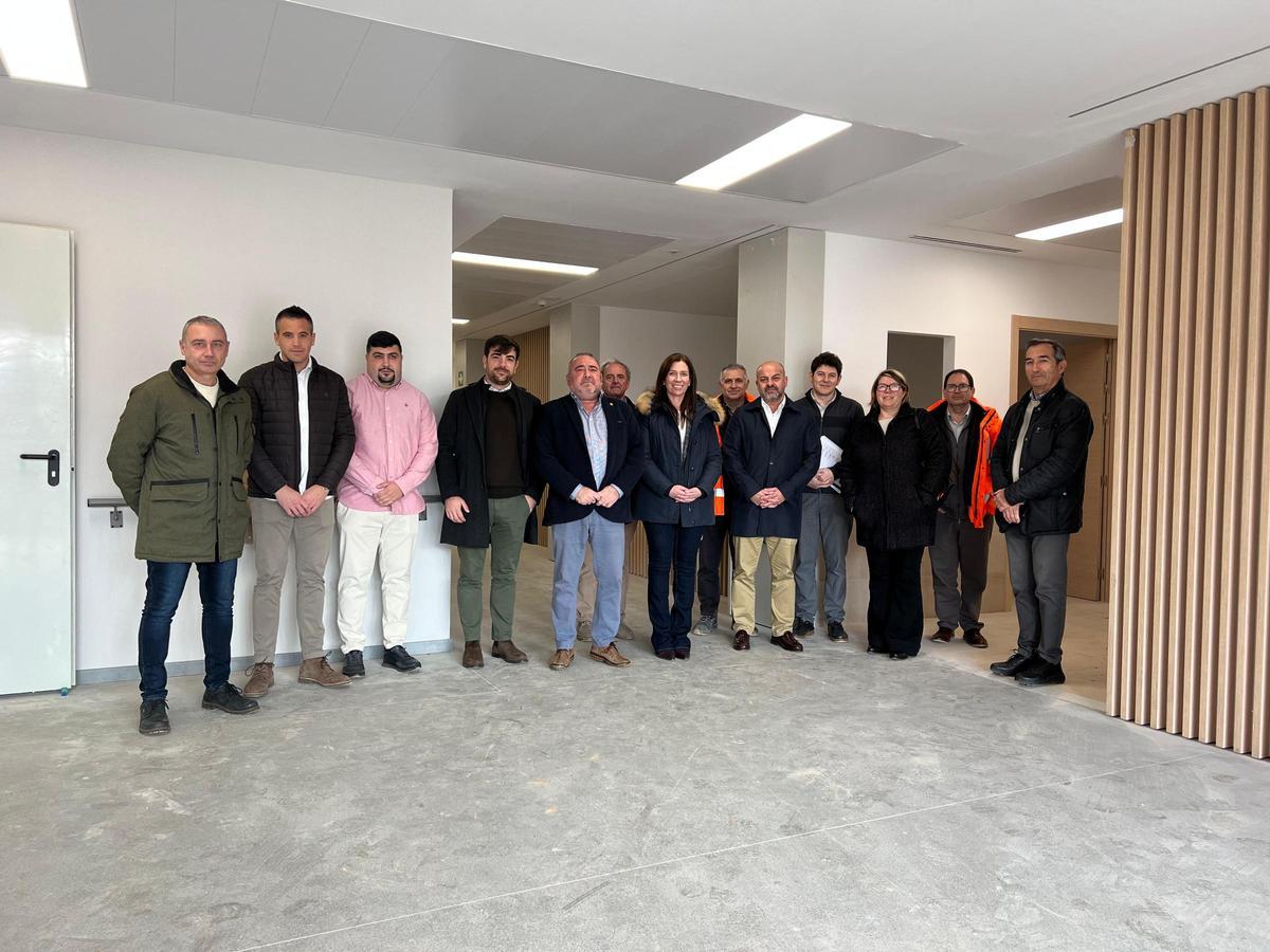 Foto de familia de la visita a la residencia de mayores de Sant Joan de Moró.