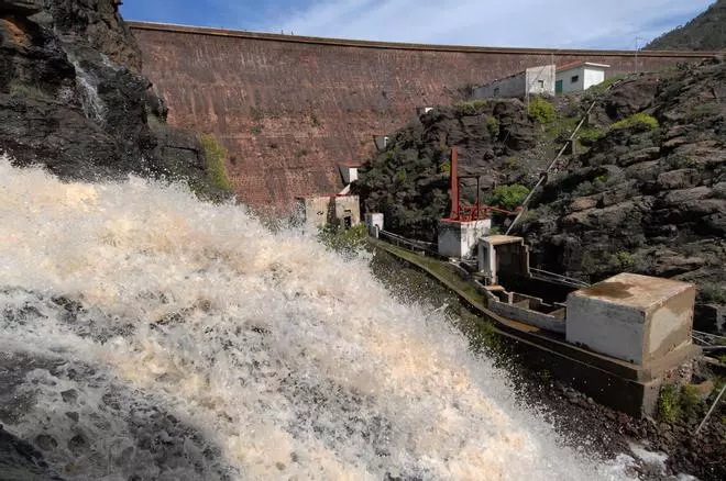 El juez obliga al Cabildo a entregar a los ecologistas el estudio geofísico de la presa de Chira