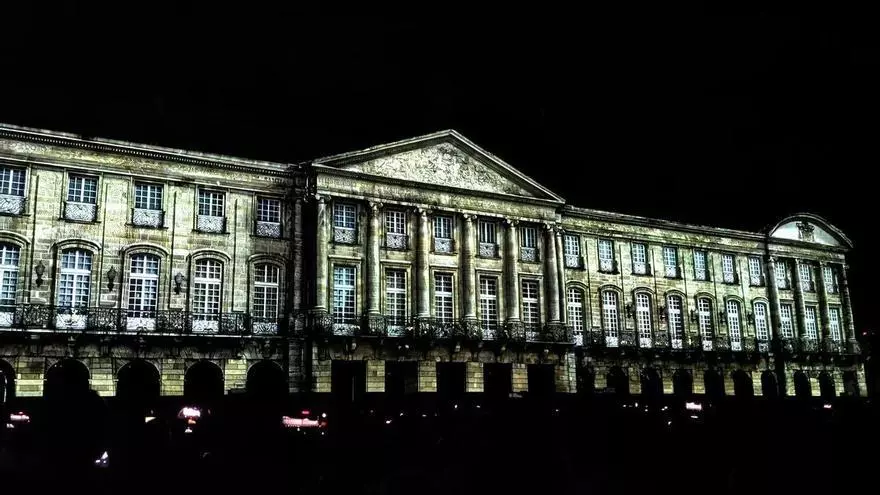 Así se ve el videomapping sobre el Pazo de Raxoi