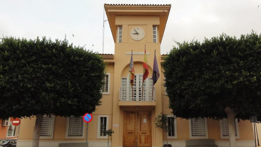 Imagen del edificio del antiguo edificio del Ayuntamiento que alberga desde hace diez años los Servicios Sociales de San Miguel de Salinas