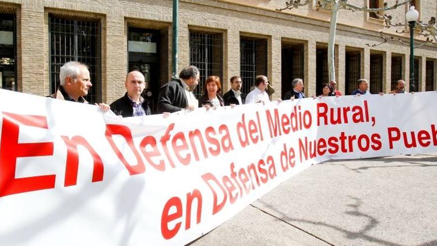 Dos consistorios del PP y uno del PAR se oponen a la reforma local