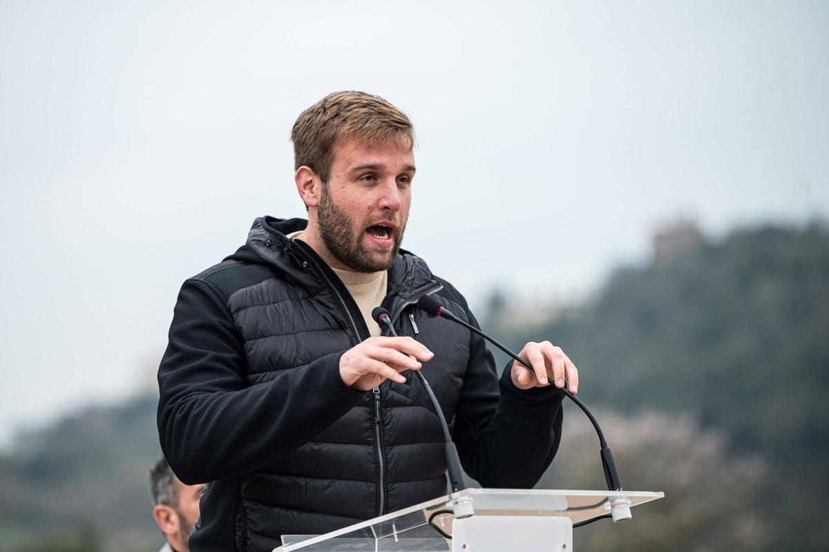 Imatges de la inauguració de la nova pista d'atletisme de Puig-reig