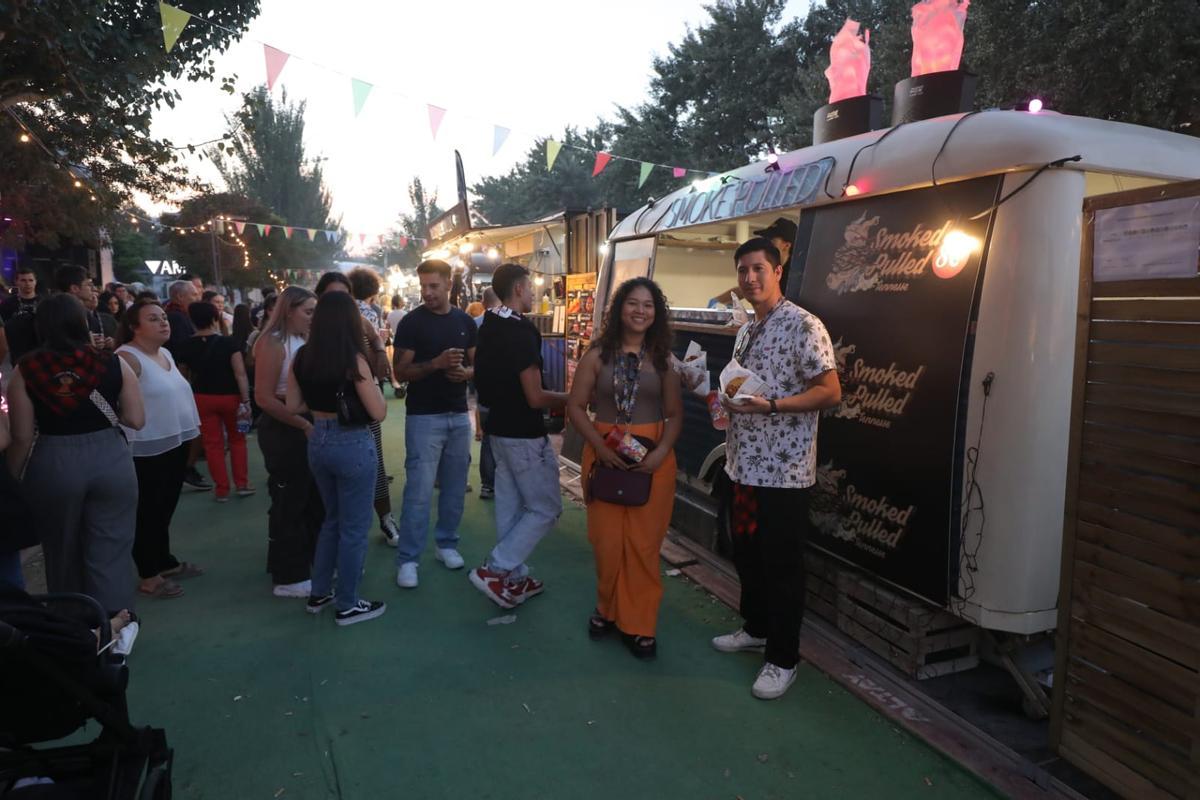 Buen rollo, buena comida y buena música: los tres pilares del festival Ebro Food Trucks