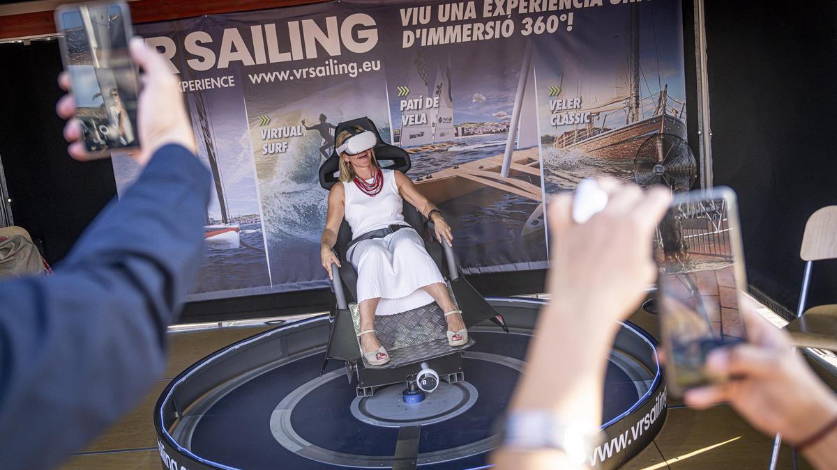 El simulador de los veleros de la Copa América instalado en el Port Vell, en Barcelona.