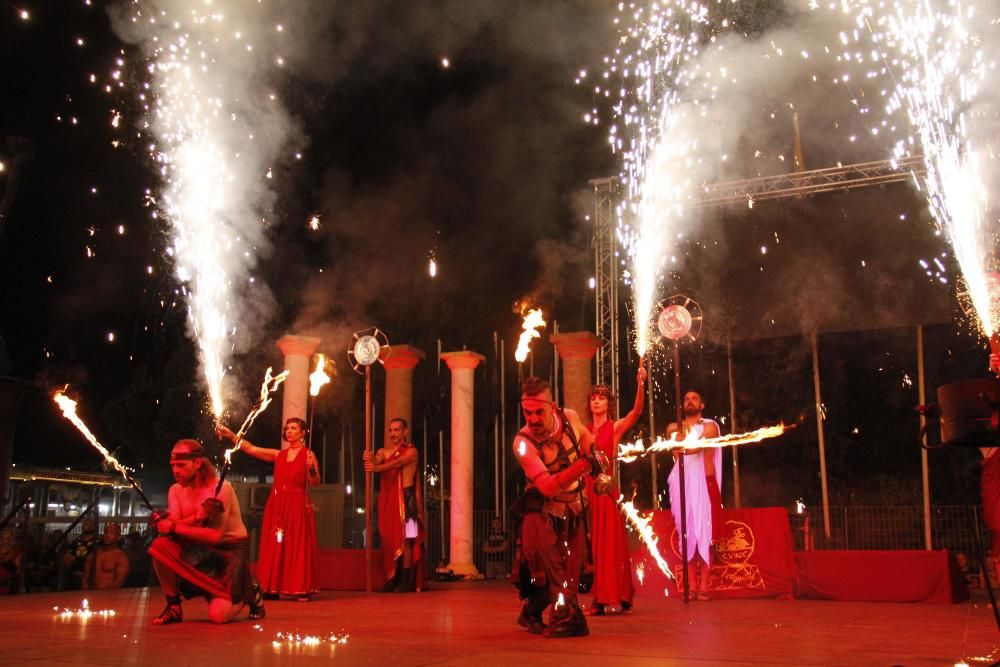 Apagado de fuego sagrado y fuegos artificiales en Cartagena