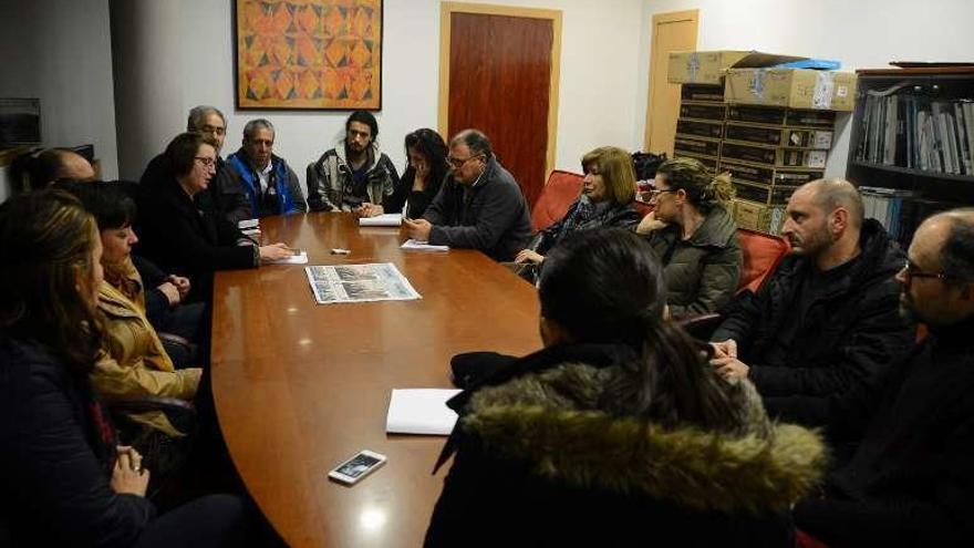 La reunión mantenida ayer por la tarde en el Concello. // G. Núñez