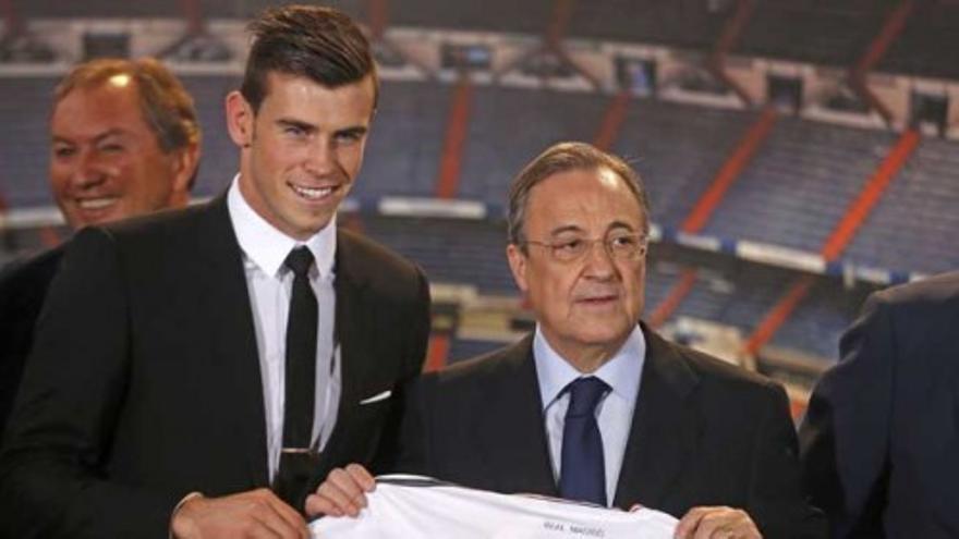 Florentino y Bale posan con el 11