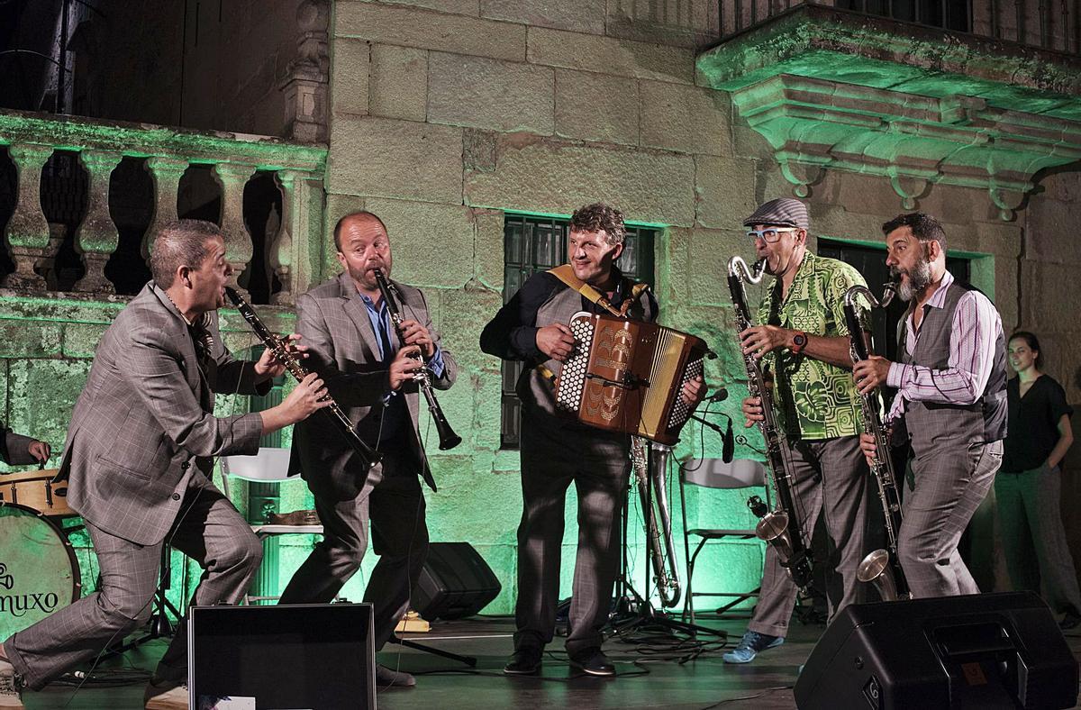 Imaxe dunha actuacion do Cuarteto Caramuxo. | // L.O.