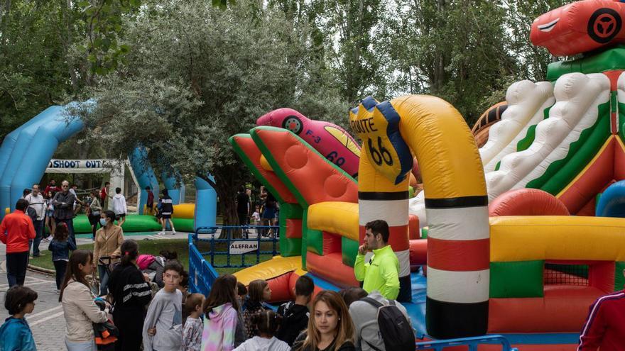 Los niños y niñas de Zamora disfrutan de San Pedro y llenan de alegría las calles de la ciudad