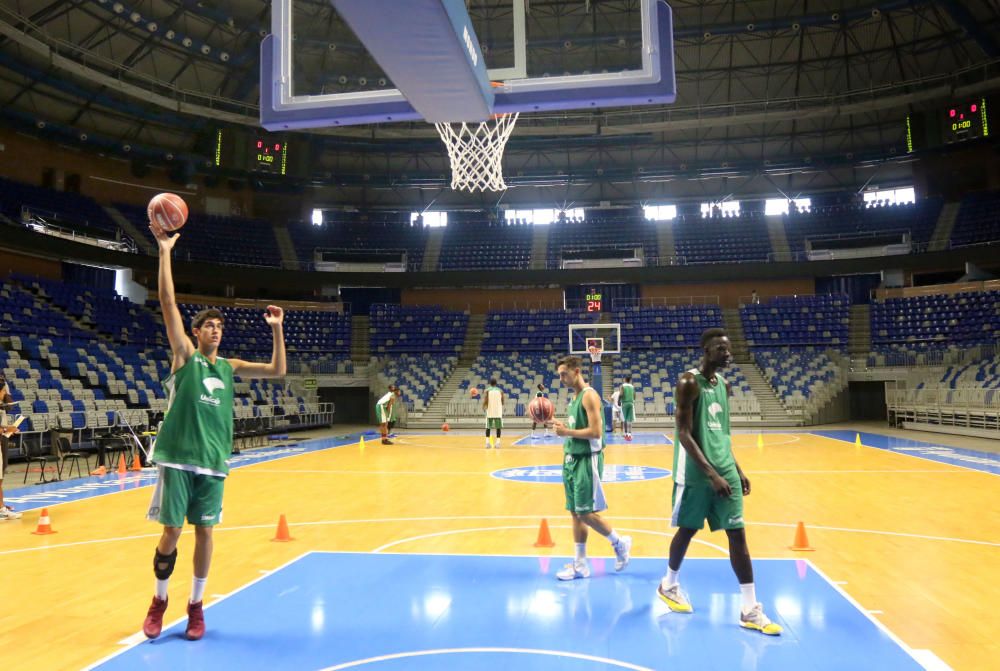 La plantilla del Unicaja vuelve a los entrenamientos bajo las órdenes de Joan Plaza para comenzar a preparar la temporada.