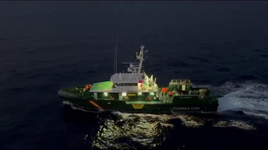 Búsqueda del pasajero de un crucero que cayó al mar al oeste de Tenerife