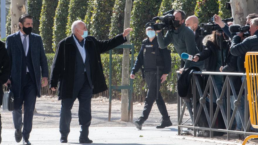 José Luis Moreno sale de la Audiencia Nacional tras declarar.