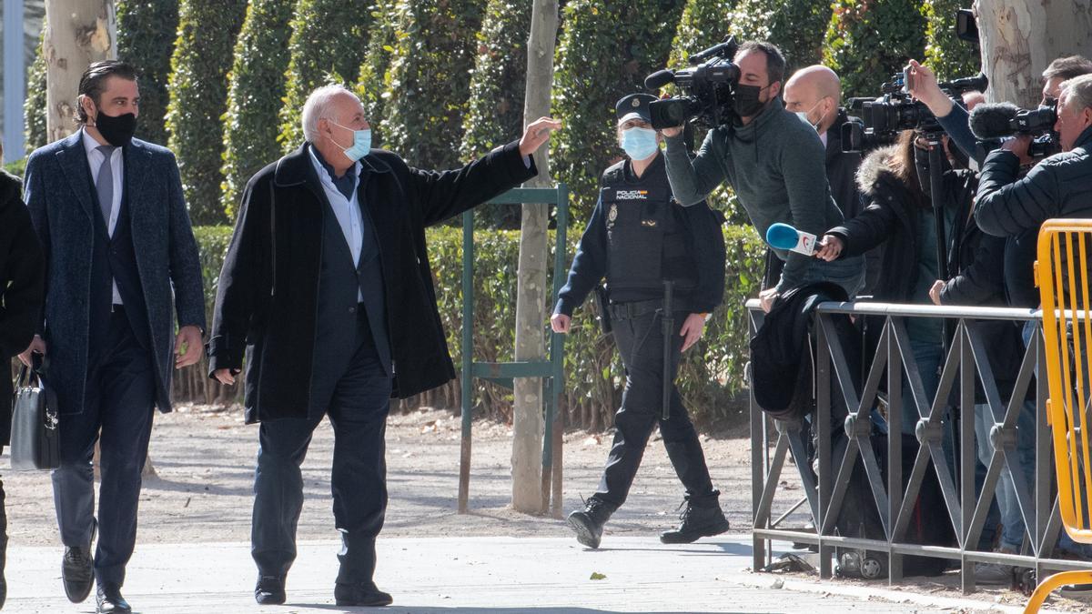 José Luis Moreno sale de la Audiencia Nacional tras declarar.