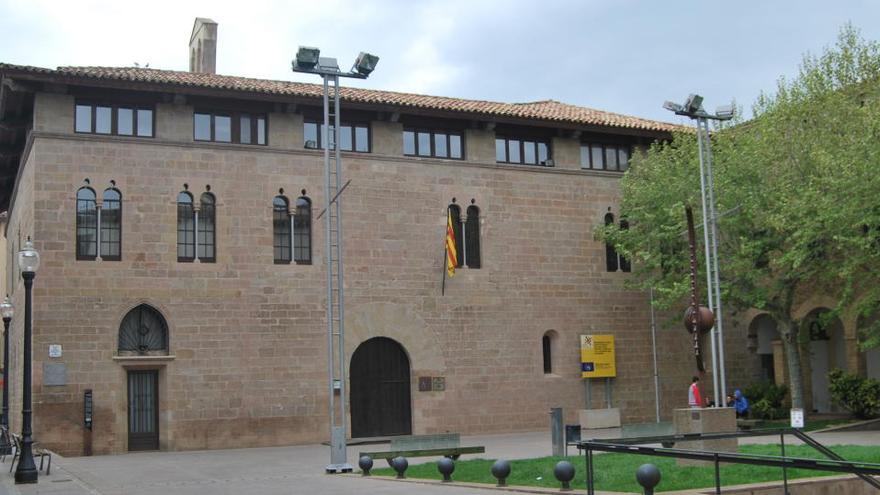 Façana de la seu del Consell Comarcal del Solsonès