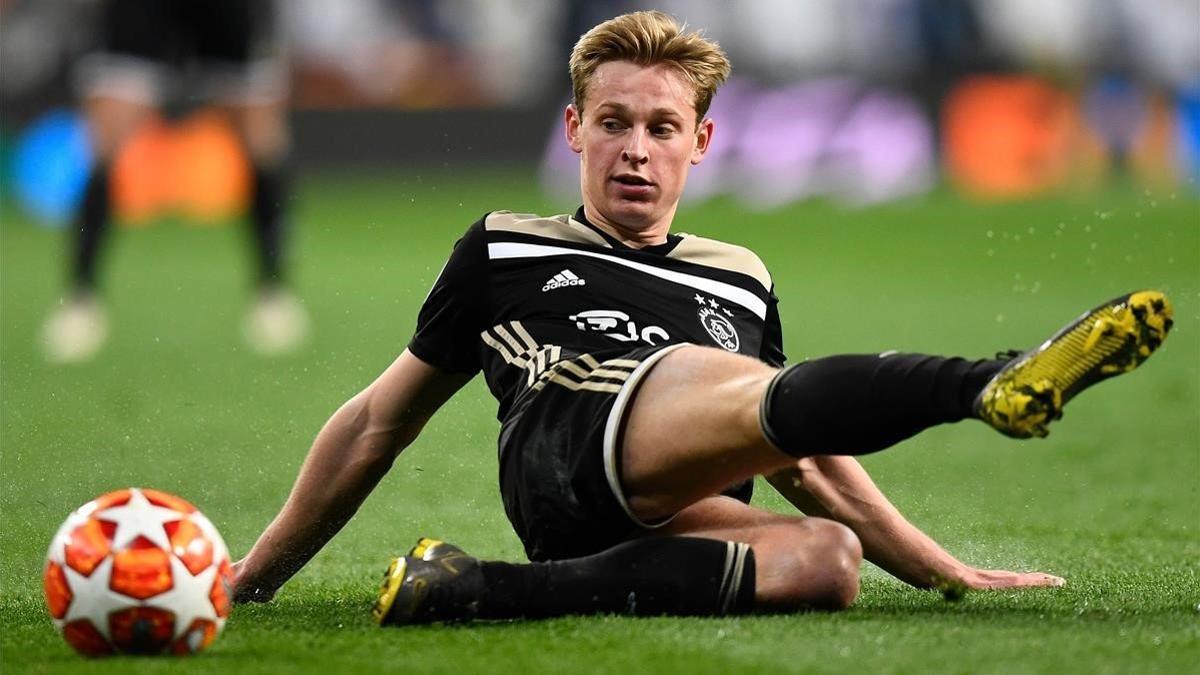 De Jong durante una acción en el Bernabéu.