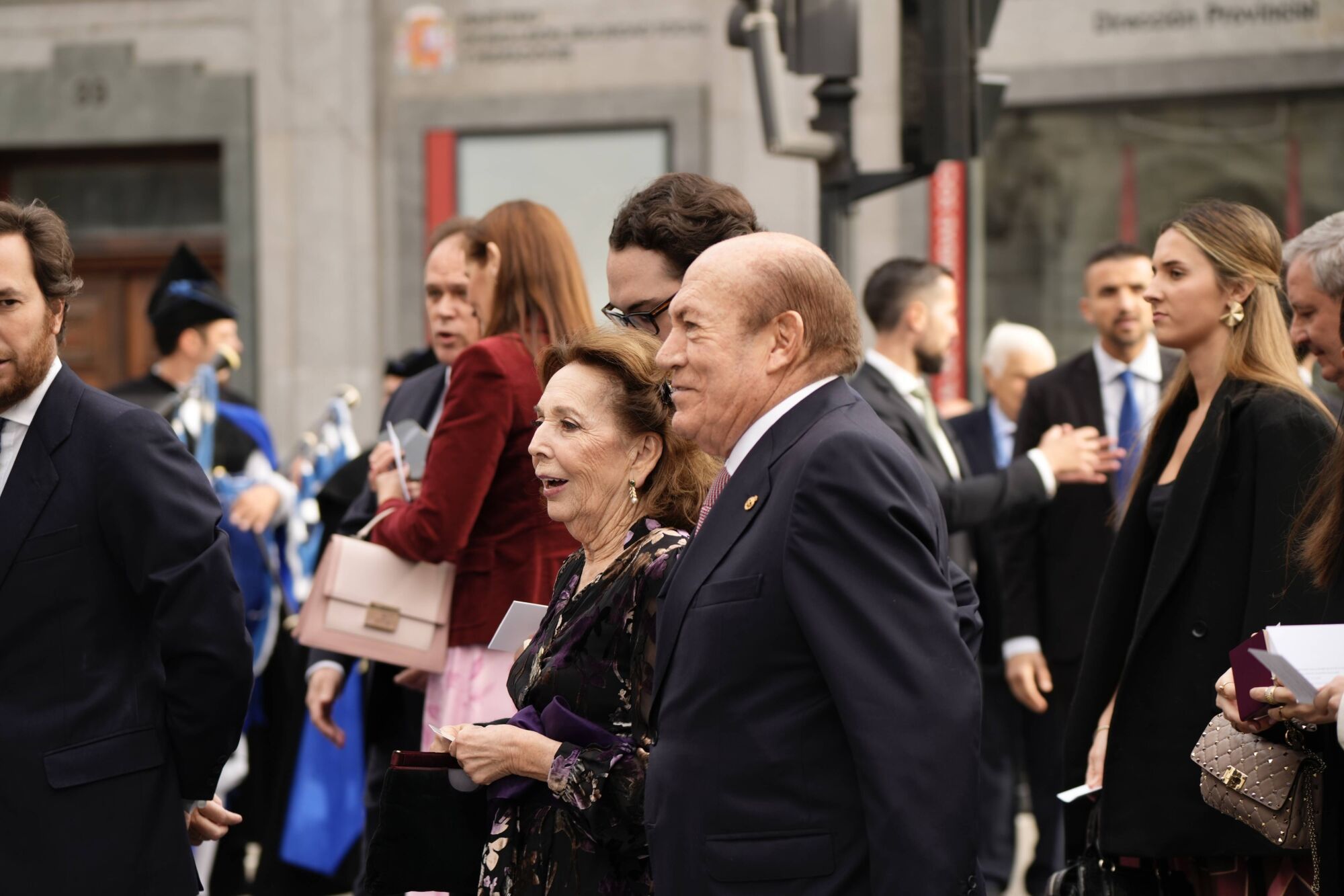 Así fue la llegada de los invitados a los premios "Princesa de Asturias" y su paso por la alfombra azul
