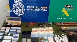 Detienen en Tenerife a cinco personas acusadas de 25 robos con violencia, tráfico de drogas y tenencia ilícita de armas