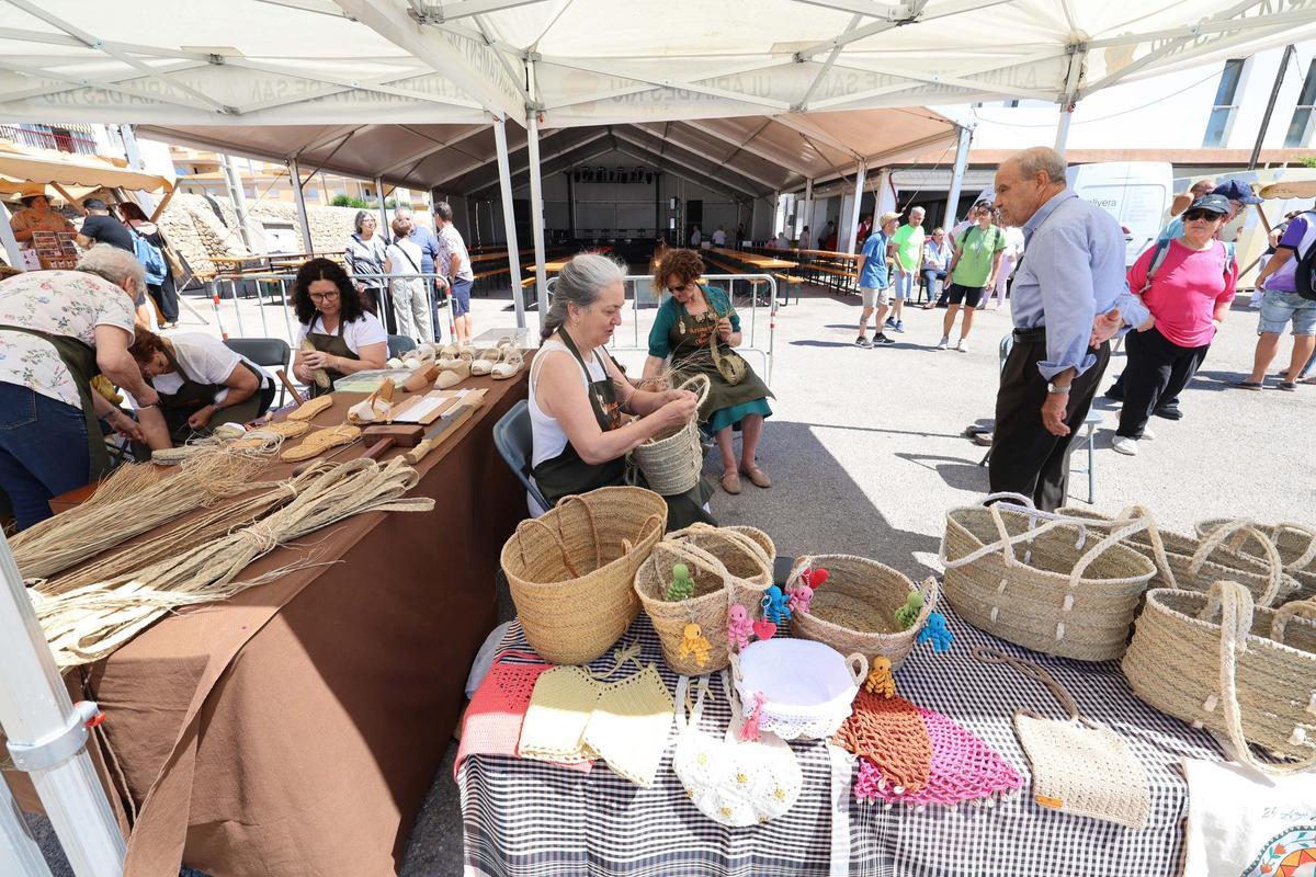 Fiestas Puig d'en Valls: coches antiguos, exposición de plantas y artesanía