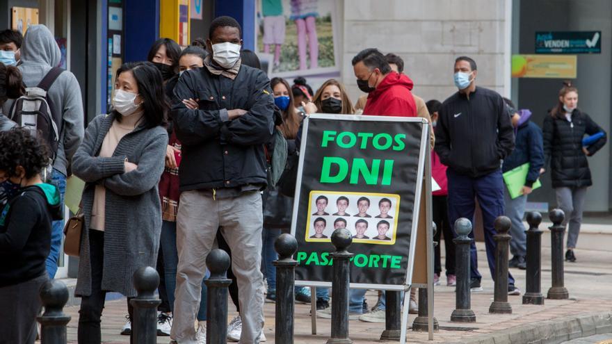 Extranjería contratará a 22 trabajadores tras el fallo informático que provocó la pérdida de las solicitudes de asilo