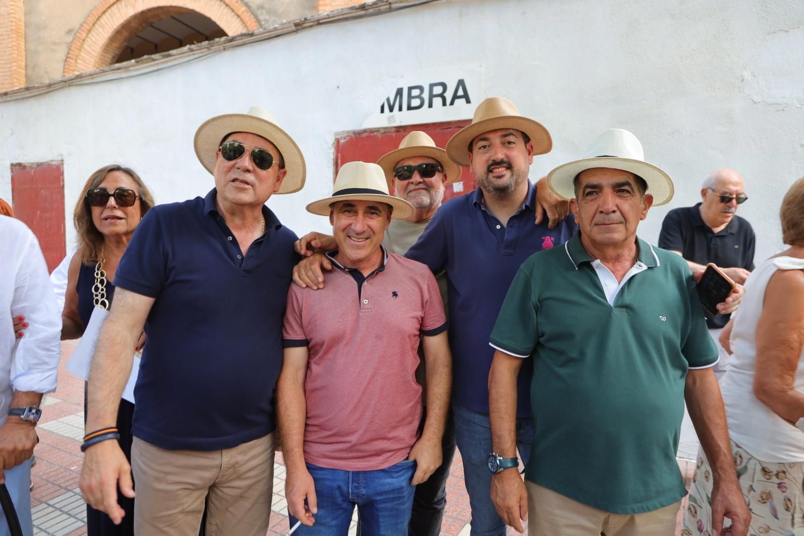 Las fotos previas a la corrida en homenaje a Manuel Colonques