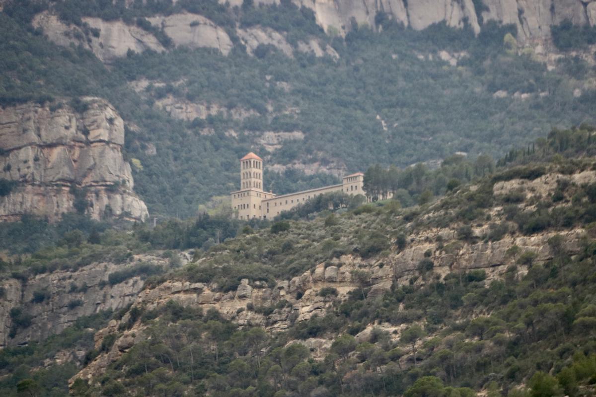 Visió d'una part del massís de Montserrat