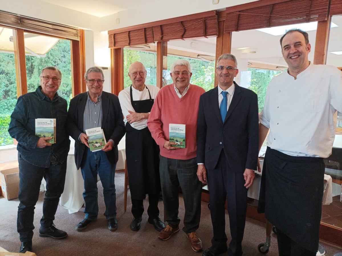 Els autors amb Jaume i Jordi Subirós, Joan Manté i l’editor Àngel Madrià en el Motel