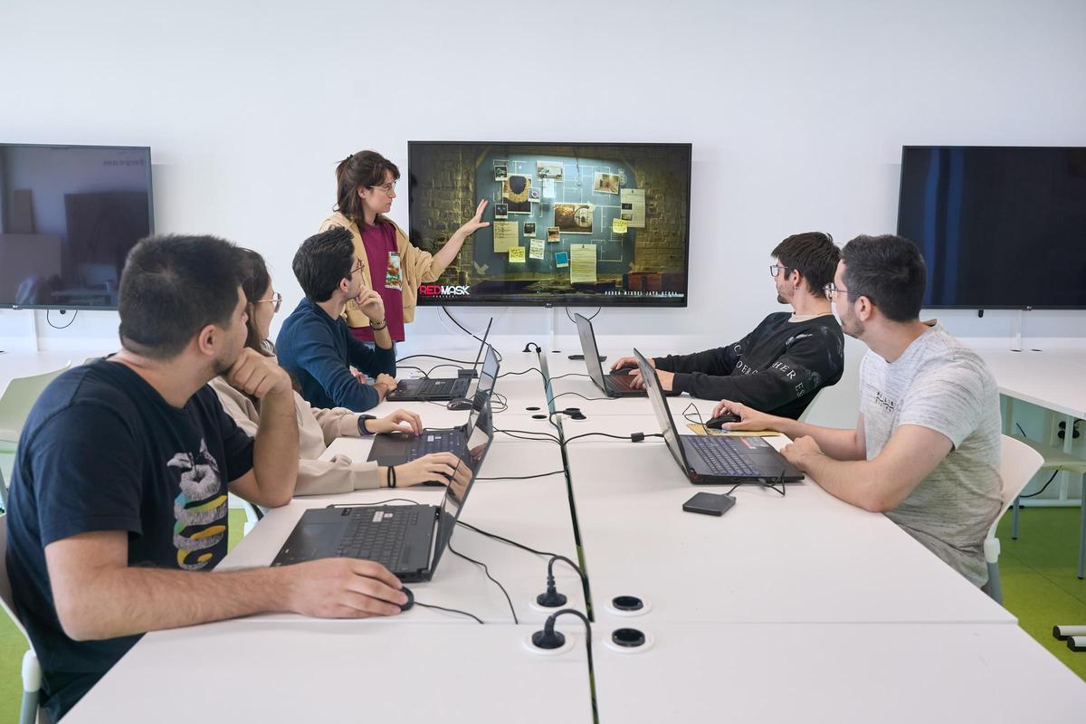 La USJ acerca a los estudiantes al entorno profesional desde las primeras etapas de formación.