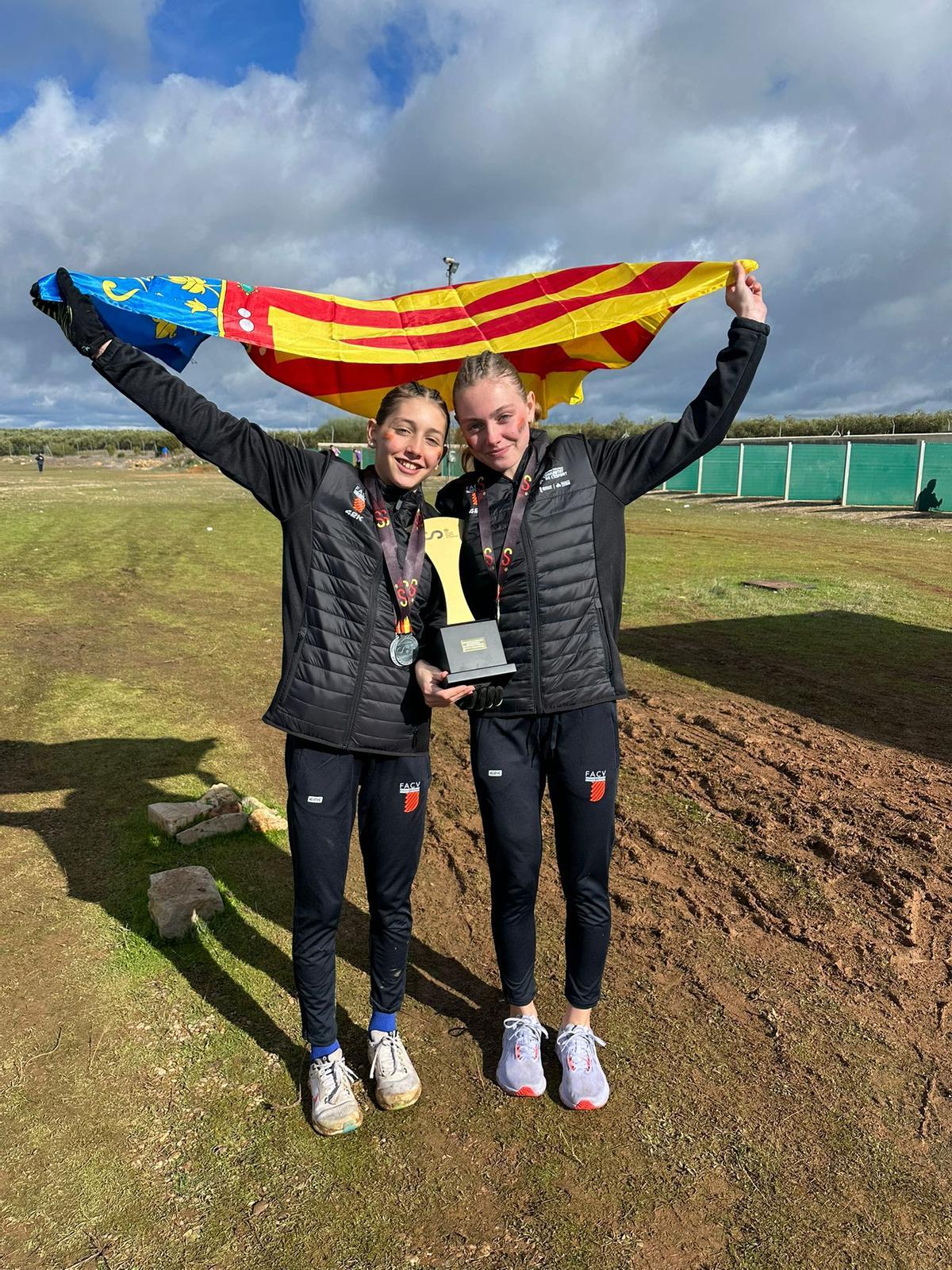 Las hermanas Solanes Valero, Adriana y Mar, logran 2 medallas con la selección y una individual