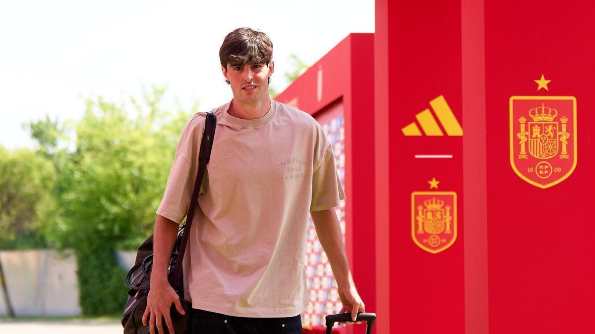 Un gol de Javi Guerra con la Selección Española llegando desde segunda línea