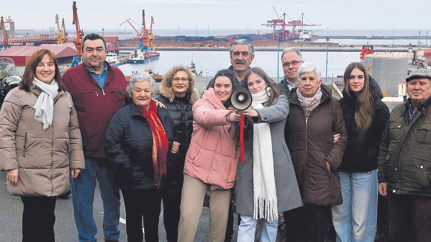 Vídeo: El Puerto de Gijón recibe al 2026 con los barcos haciendo sonar sus sirenas