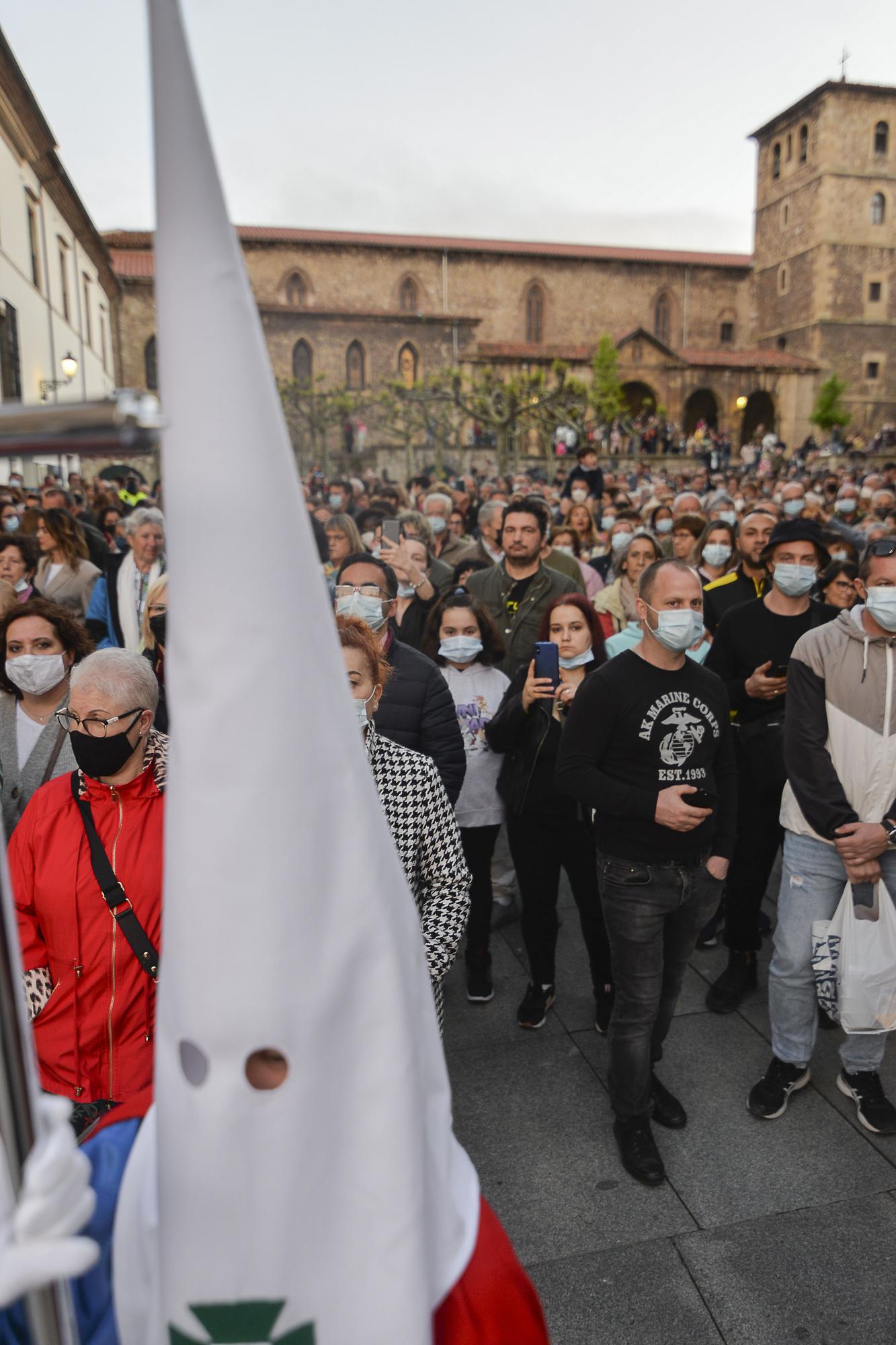 EN IMÁGENES: Los sanjuaninos protagonizan la procesión de la Tercera Palabra en Avilés