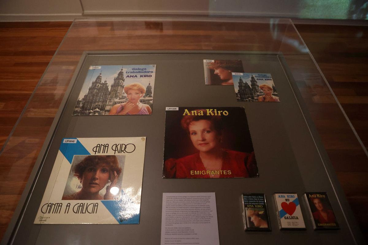 Kiosco Afonso, Inauguración exposición 'Emigrantes'