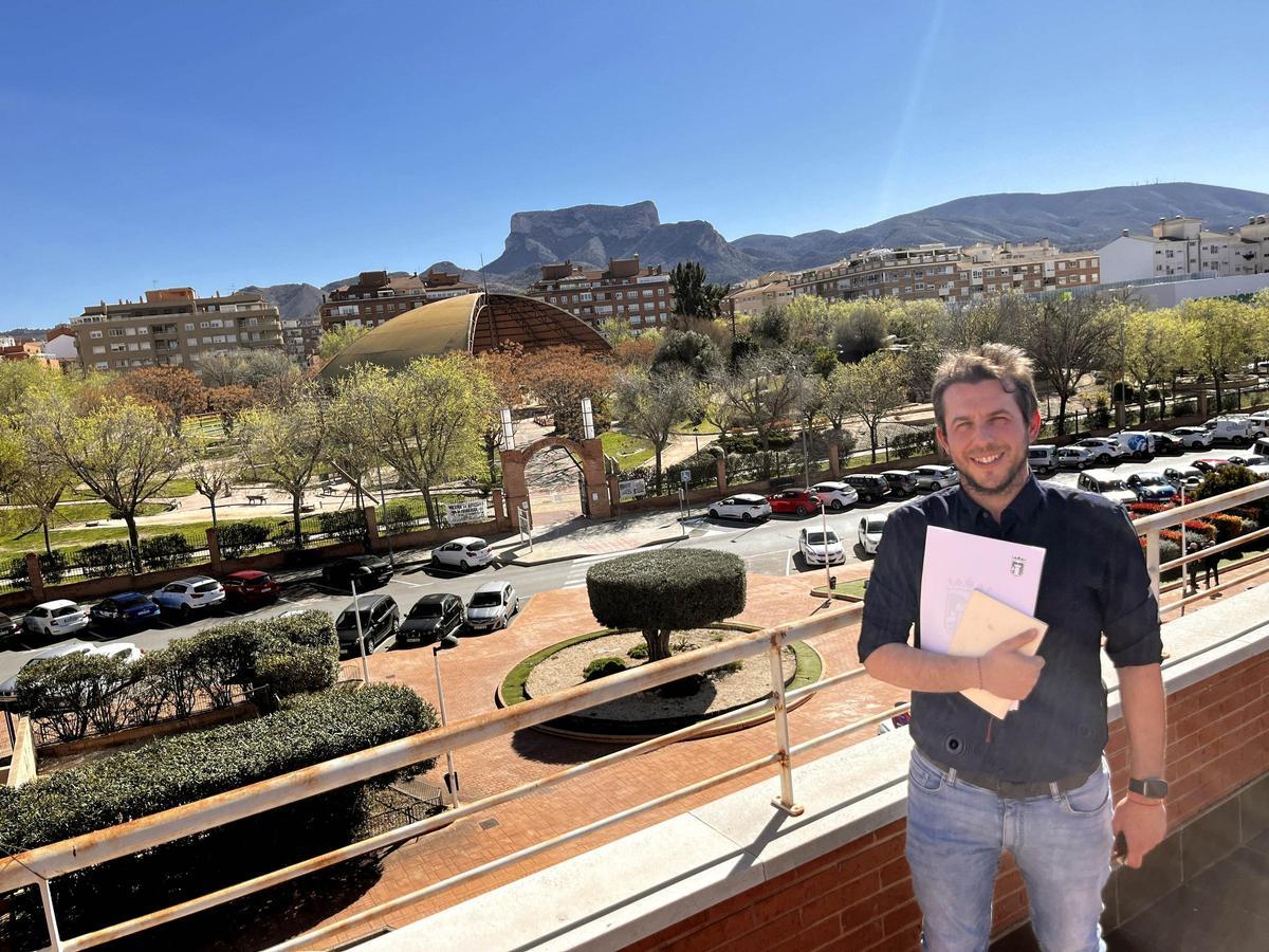 El concejal de Urbanismo de Petrer, tras presentar las medidas sobre vivienda