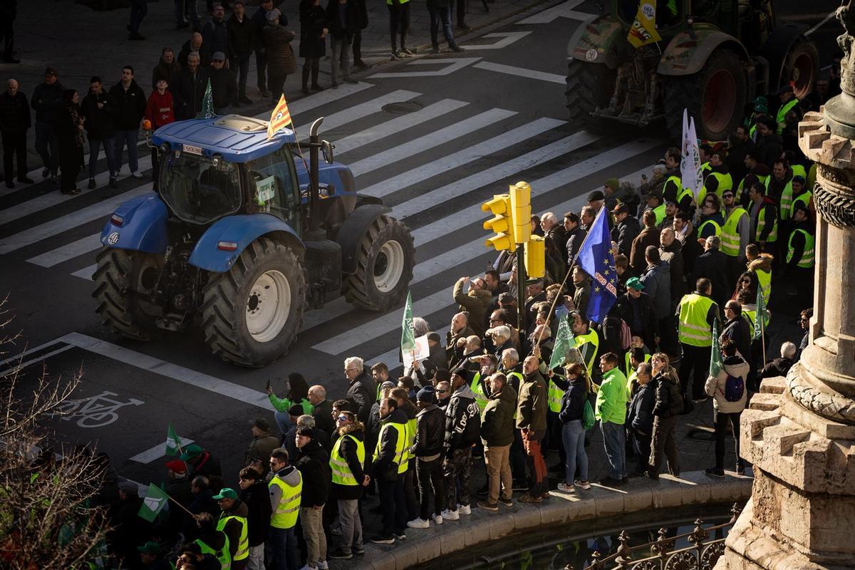 En imágenes | Los tractores vuelven a las calles de Zaragoza dos años después