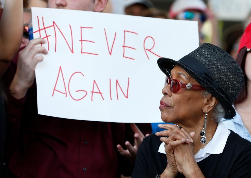 Alumnos de Parkland recuerdan a las víctimas de la masacre y claman contra Trump