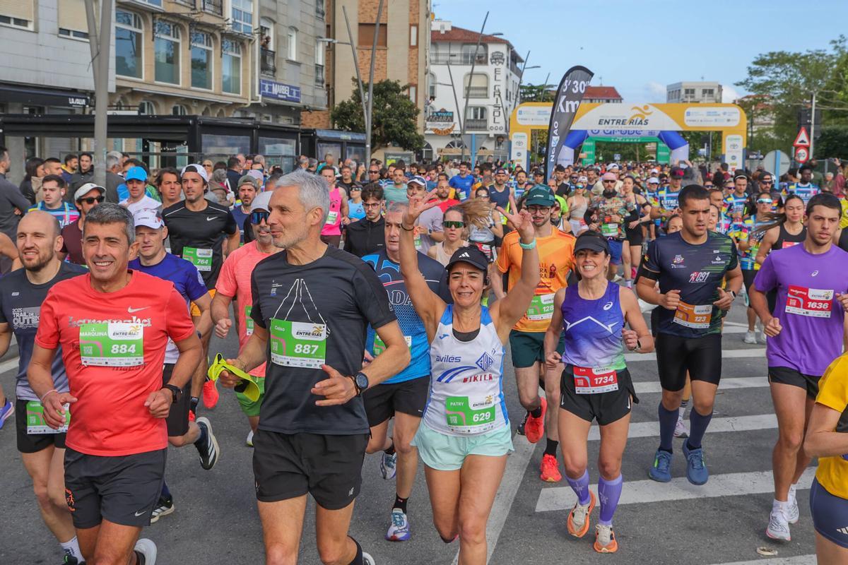 Multitudinaria media maratón entre O Grove y Sanxenxo Multitudinaria media maratón entre O Grove y Sanxenxo
