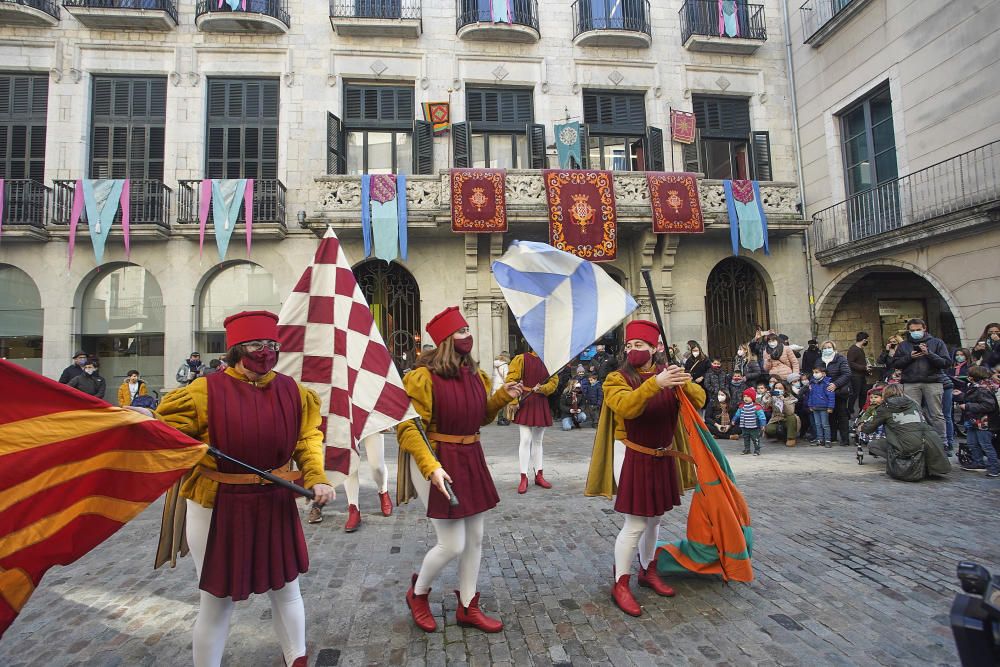 Els patges reials porten la màgia als barris de Girona